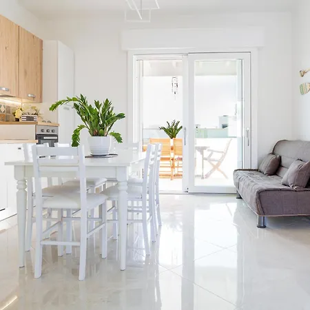 Luxury With Terrace Дом отдыха Марина-ди-Манкаверса